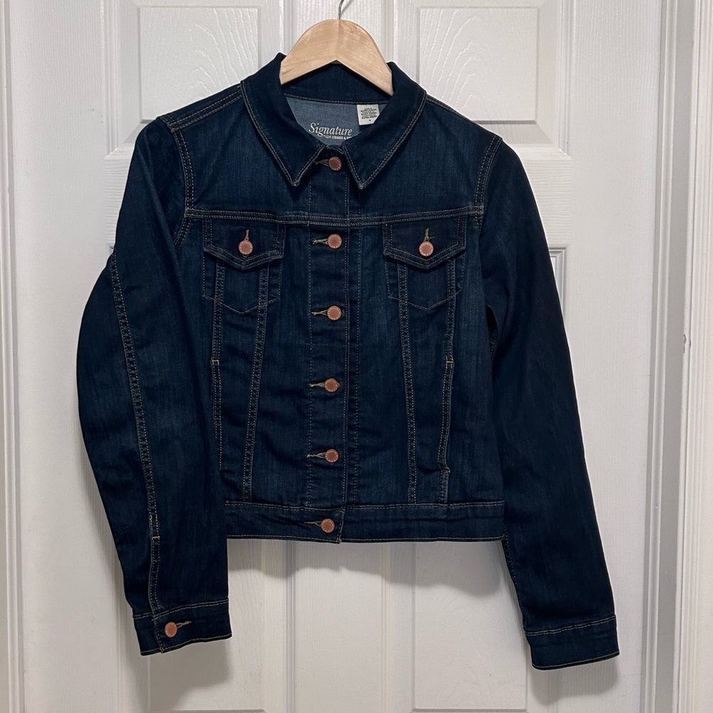 Levi Strauss & Co. Dark denim jean jacket, size Medium.